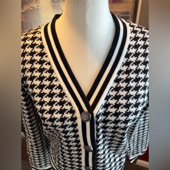 Black and White Houndstooth Cardigan - Picture 2 of 10